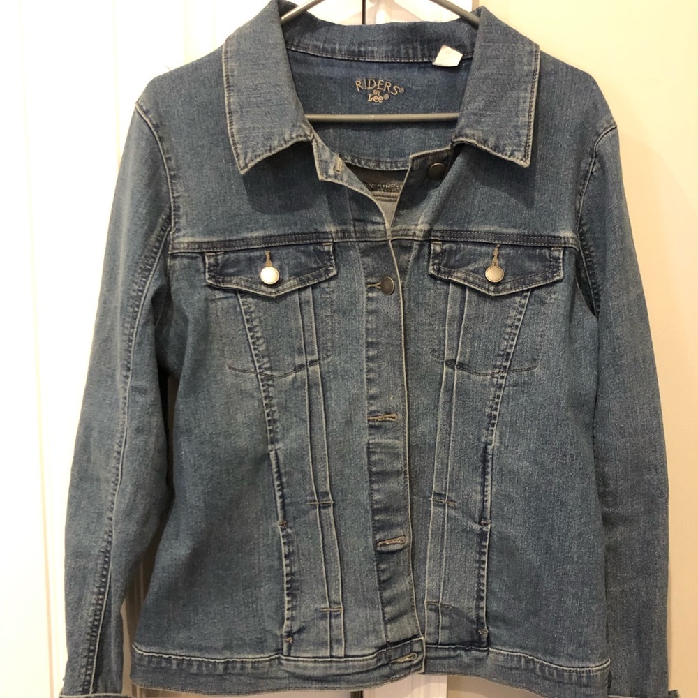 Women’s Blue Jean Jacket new without tags
